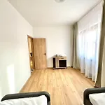Apartment C.5 V Bankovnim Dome *