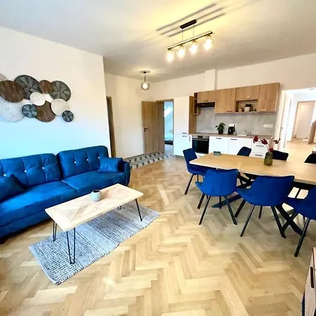 C.5 V Bankovnim Dome * Kutná Hora